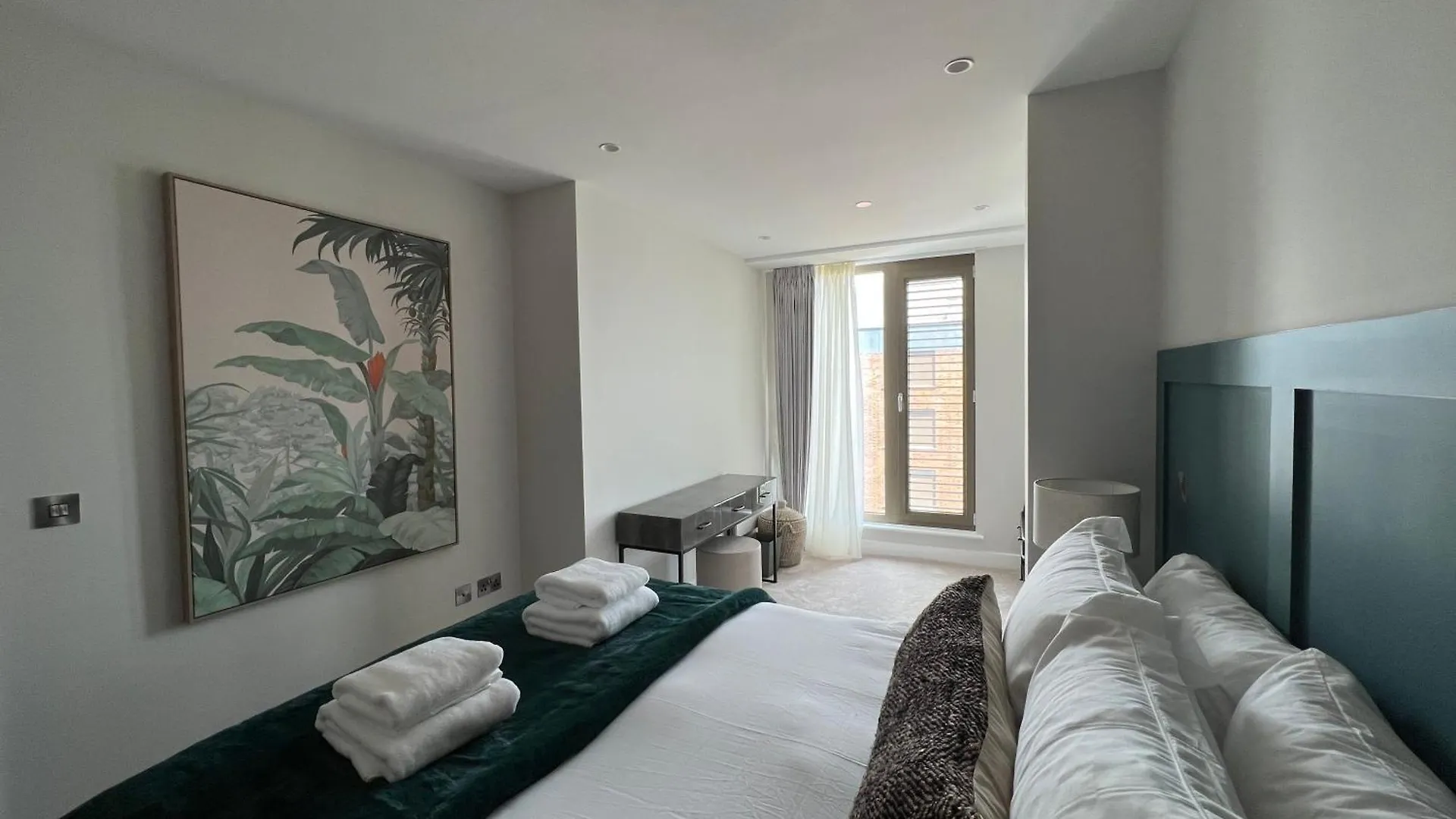 The Spitalfields Suite At Ryedale House York 0*,
