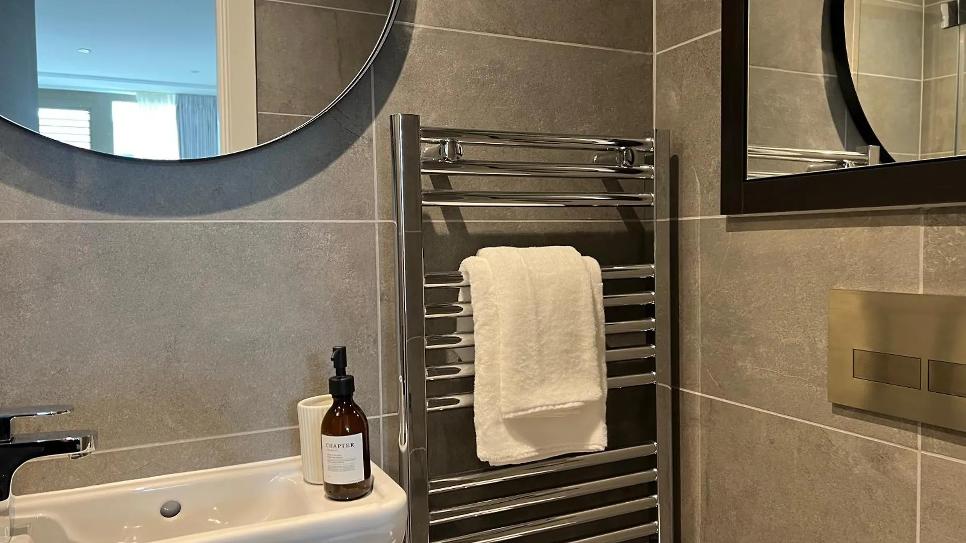 Apartment The Spitalfields Suite At Ryedale House York United Kingdom