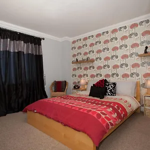  Apartment Riverbank View Three Bedroom With Free Parking